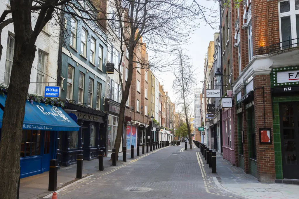 London Lockdown 2020 — documentary and landscape photograph in London, UK, frame 7 of 44.